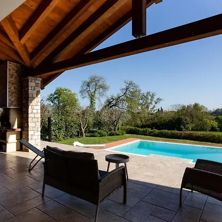 ヴィラ Villa Marina Moniga Private Pool モニーガ・デル・ガルダ